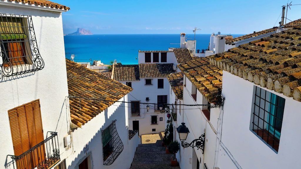 Rodar en Altea: casco antiguo y mar